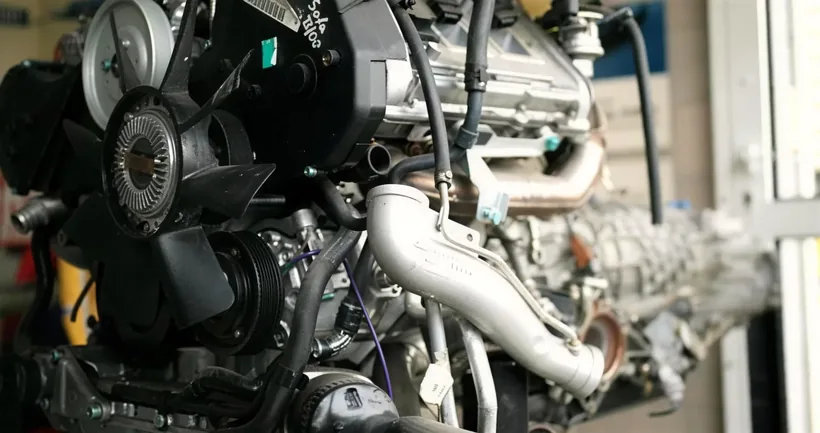 Gebrauchter Motor im Teilelager